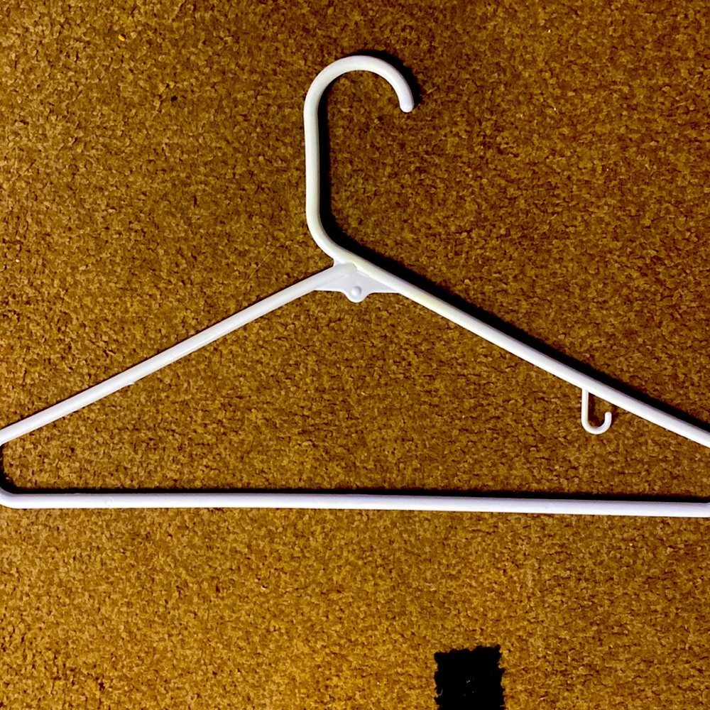 50 different color hangers included